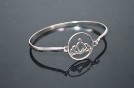 Pulsera acero rigida corona.jpg